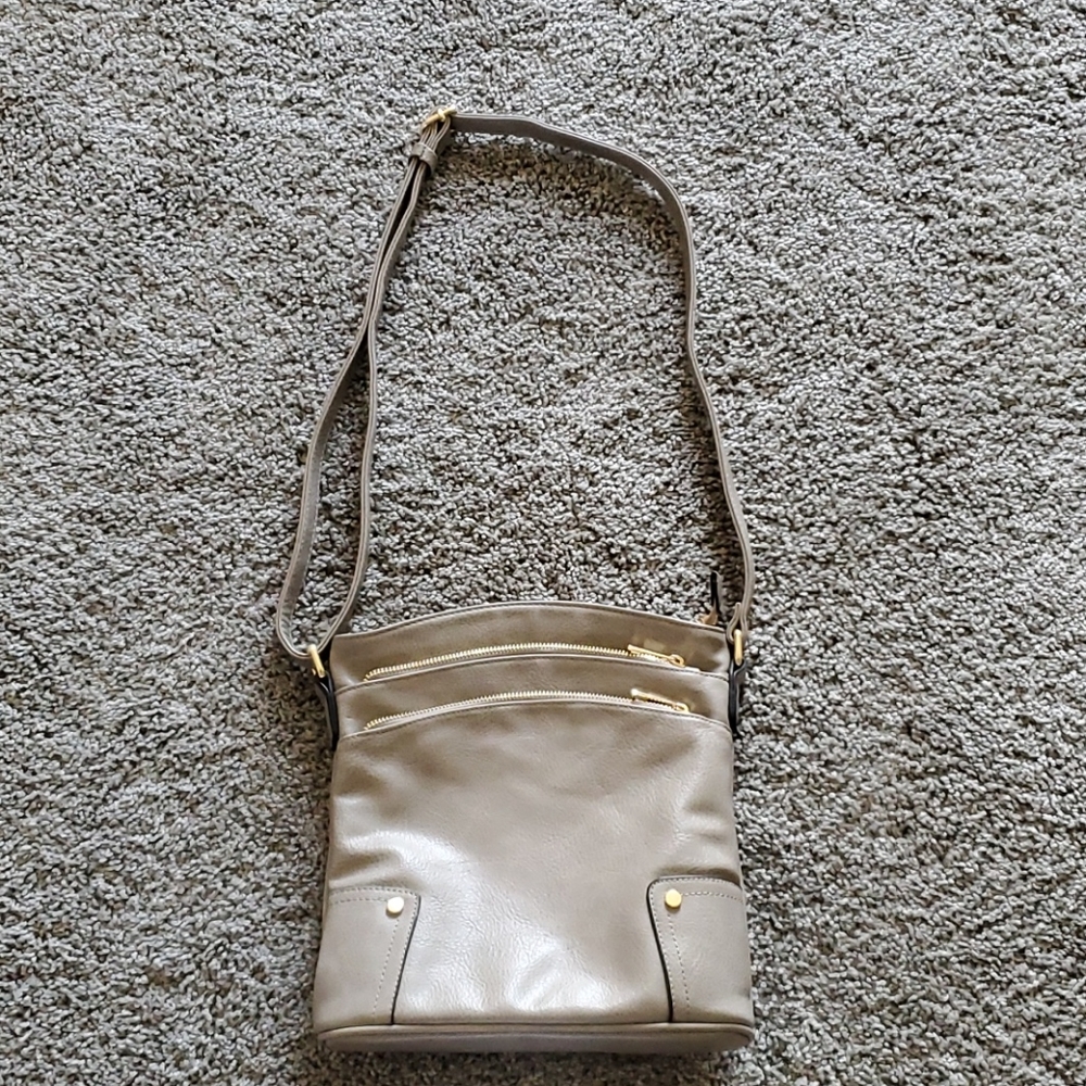 No brand name crossbody